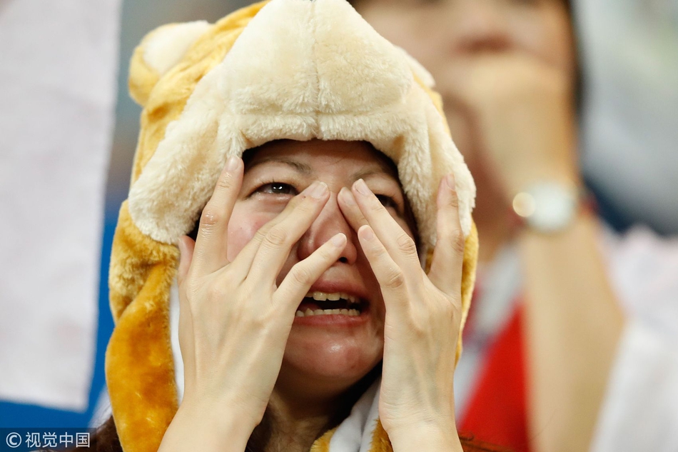 荷兰队惨遭俄罗斯逆转，球迷心碎无数(荷兰队2022)